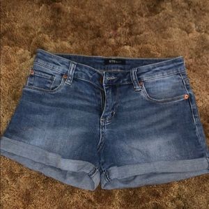Blur jean shorts